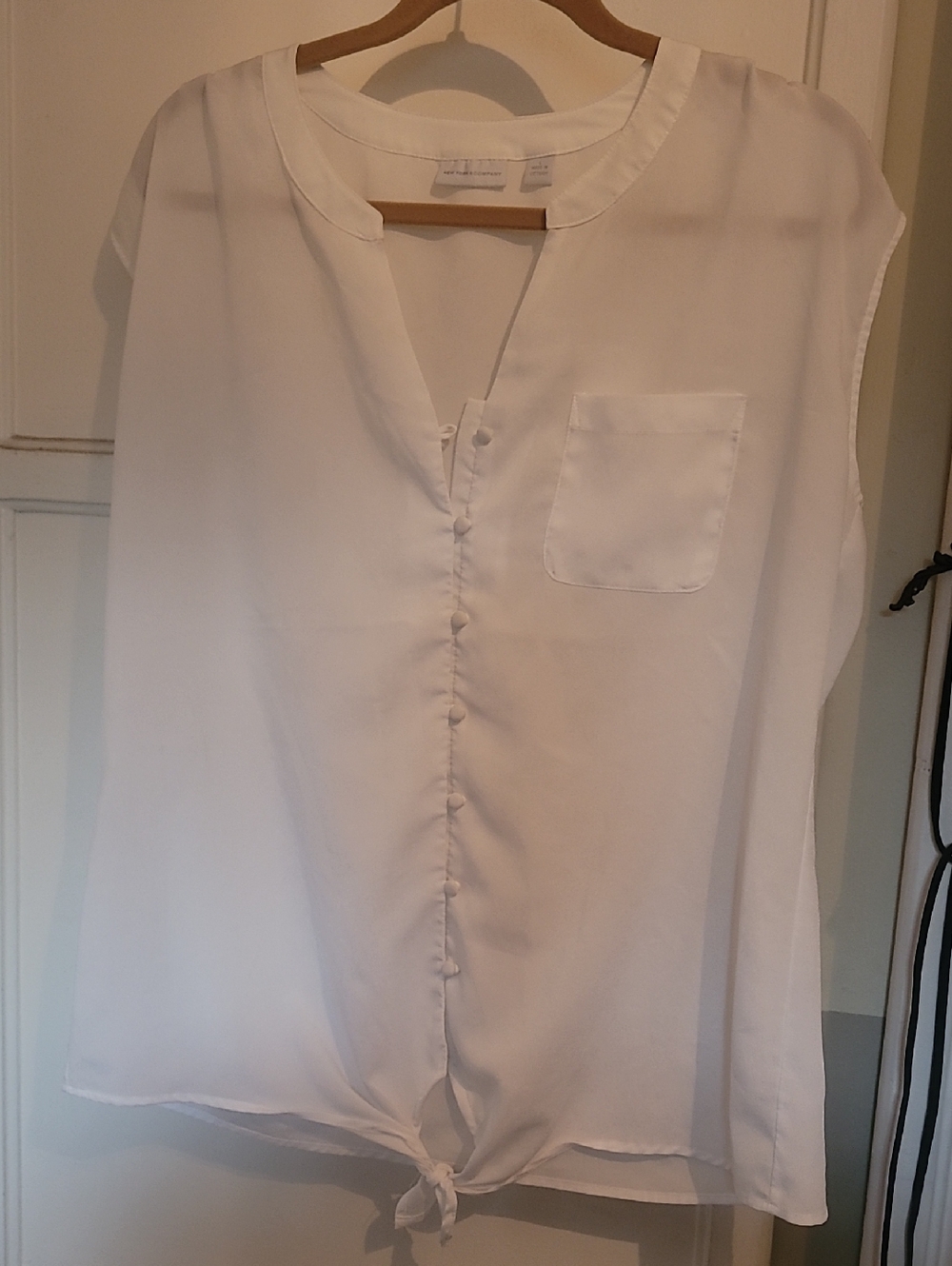 New York & Company Cream Sleeveless Button-Front Tie Hem Blouse